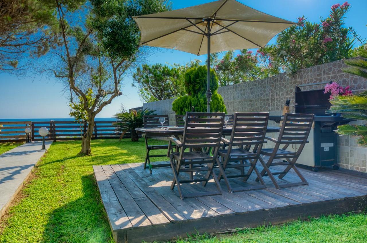 Villa Angela Ágios Matthaíos 外观 照片