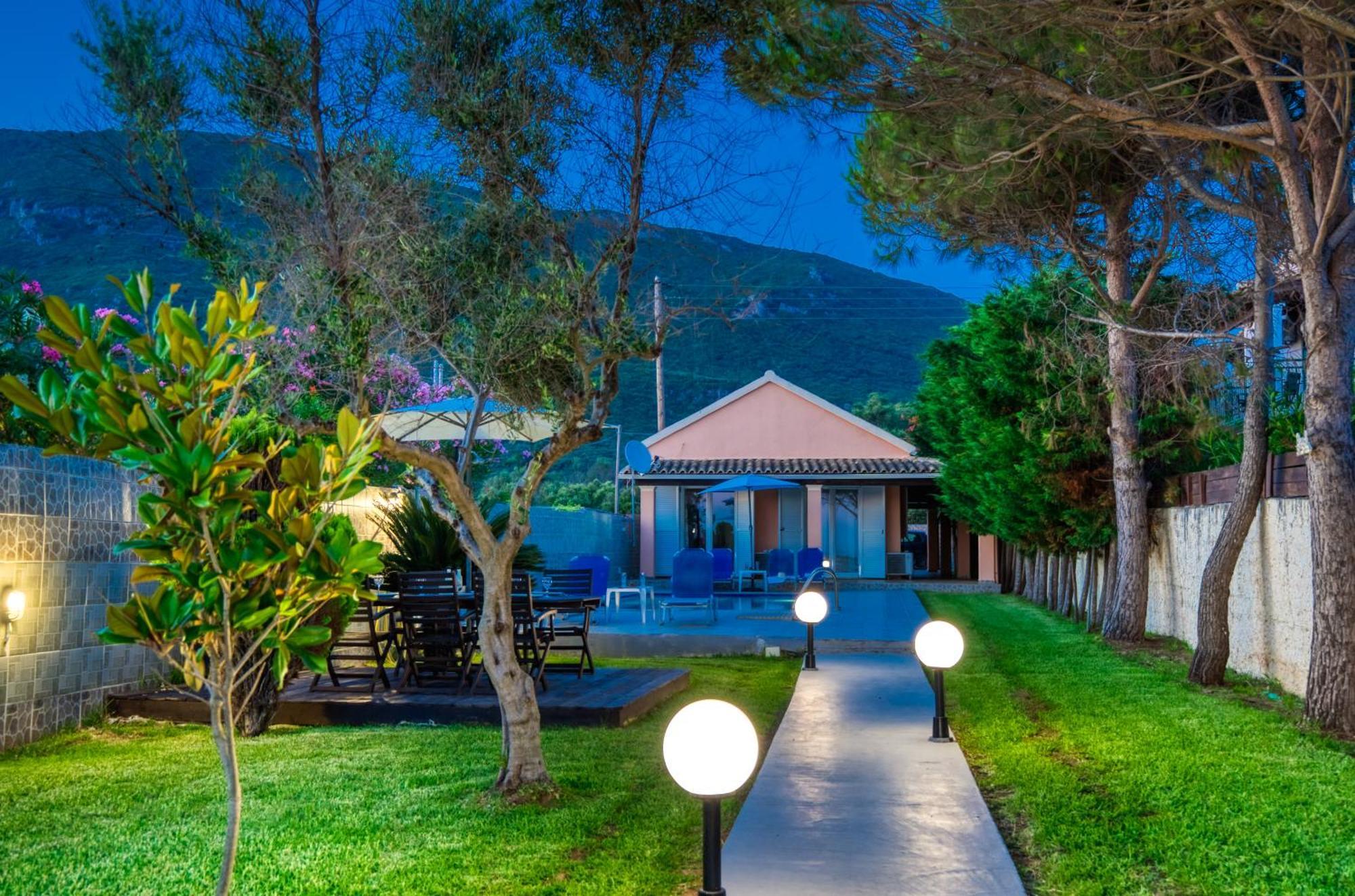 Villa Angela Ágios Matthaíos 外观 照片